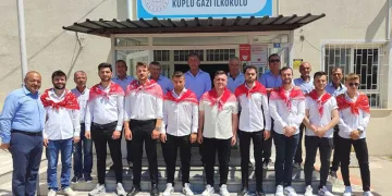 Kınalı kuzular dualarla askere uğurlandı