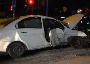 Bursa’da iki araç çarpıştı, yaralılar var