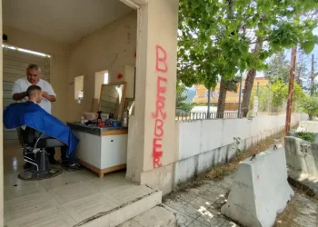 Nöbet kulübesini ekmek teknesine çevirdi