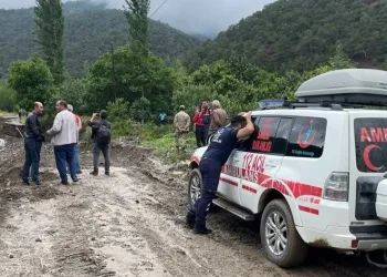 Amasya’yı sel vurdu: İki kişi kayıp