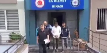 Üsküdar’da balkondan kavgayı izlerken vurularak öldü