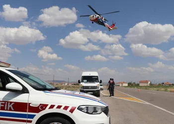 Jandarma helikopterle havadan denetliyor