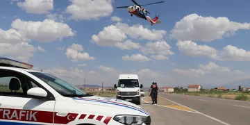 Jandarma helikopterle havadan denetliyor