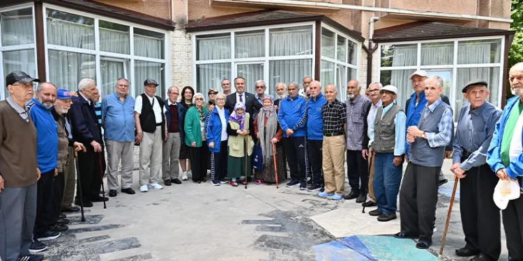 Başkan Aktaş’dan huzurevi sakinlerine ziyaret
