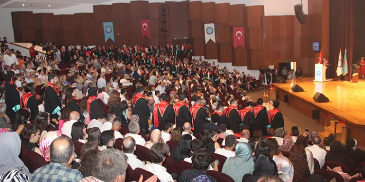 Uludağ Üniversitesi’nden adalet sistemine yeni hukukçular