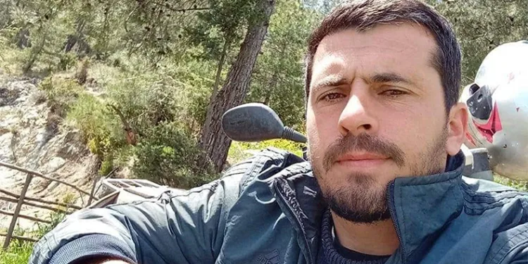 Motosikleti ile araca çarptı, canından oldu