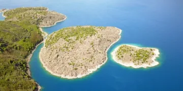 Dünyanın ikinci büyük krater gölü