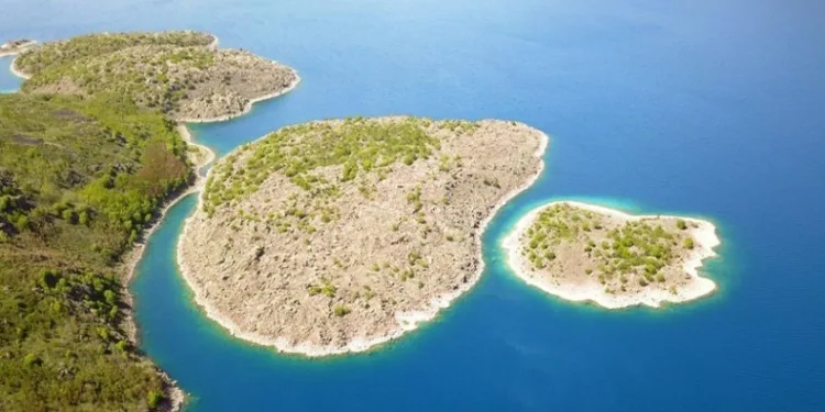 Dünyanın ikinci büyük krater gölü