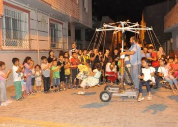 Sınır ilçesindeki çocuklara dönen salıncak sürprizi