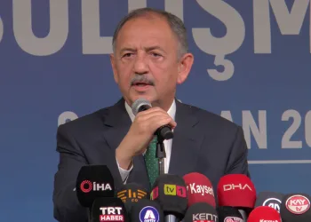 “Deprem bölgesindeki konut teslimleri hızlanacak”