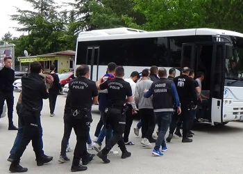Uyuşturucu satıcılarına şafak operasyonu