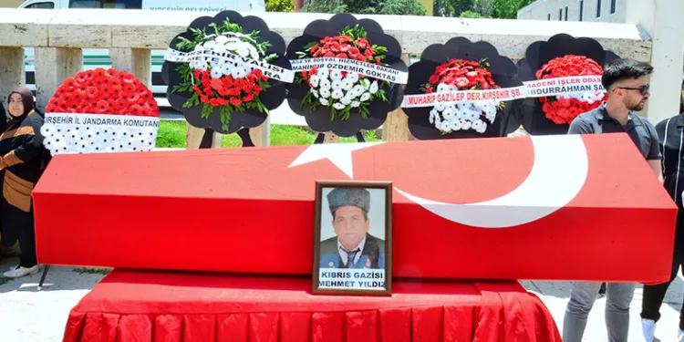 Kıbrıs Gazisi son yolculuğuna uğurlandı
