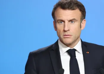 Macron geri adım atmadı