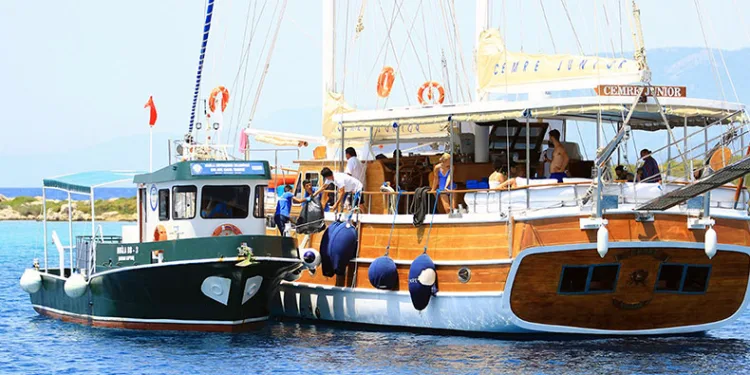 Koylarda 7 atık alım teknesi hizmet verecek