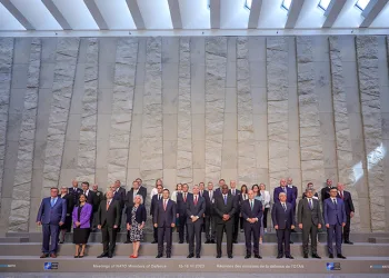 NATO’da aile fotoğrafı çekimi