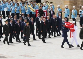Erdoğan ve Bakanlardan Anıtkabir’e ziyaret