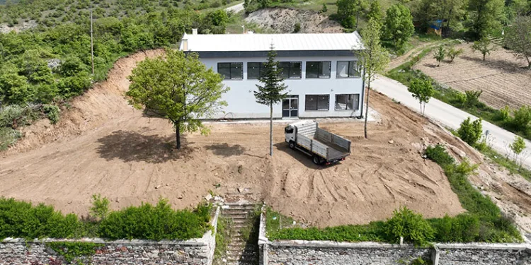 Büyükorhan’a göl manzaralı sosyal tesis