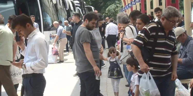 Bursa Otobüs Terminalinde bayram yoğunluğu