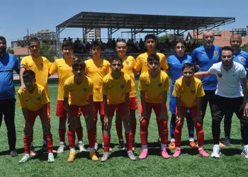 Arda Yiğit Oflaz sezonu 32 golle tamamladı