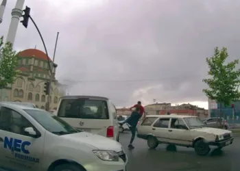 Film sahnelerini aratmayan kavga