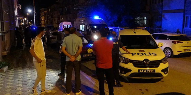 Arkadaş kavgasında kan aktı