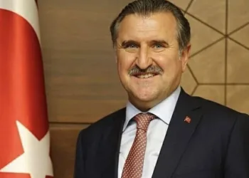 Bakan Bak’tan milli sporculara tebrik mesajı