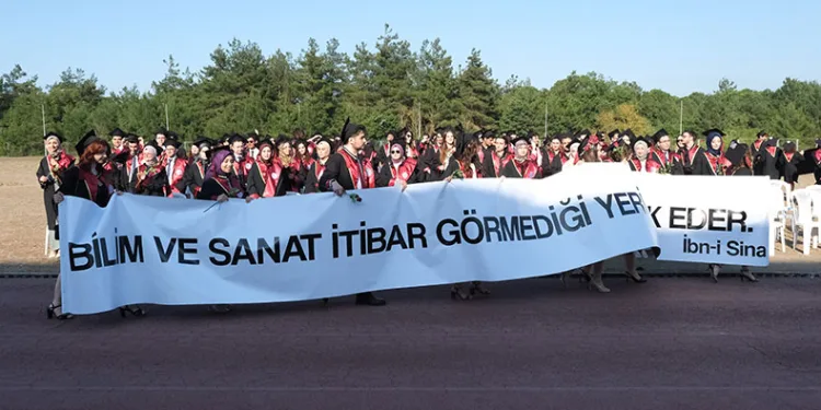 BUÜ’de mezuniyet heyecanı