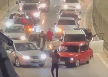 Yolu kapatan araçlara ceza yağdı