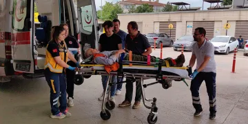 Bursa’da durdurmak istediği traktörünün altında kaldı
