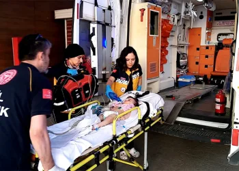 Soluk borusuna kaçan fıstık yüzünden yaşam savaşı veriyor
