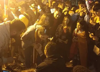 Şampiyonluk kutlamasında sürpriz evlilik teklifi
