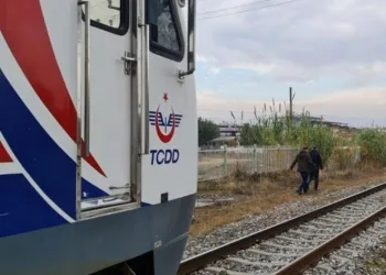 Trenin çarptığı 2 yaşındaki çocuk öldü