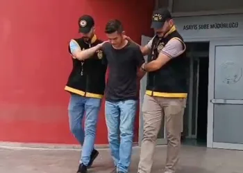 Dolmuş sürücülerinin yolcu kavgası kanlı bitti