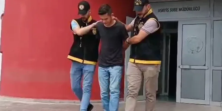 Dolmuş sürücülerinin yolcu kavgası kanlı bitti