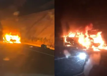Bursa’da seyir halindeki otomobil alev topuna döndü