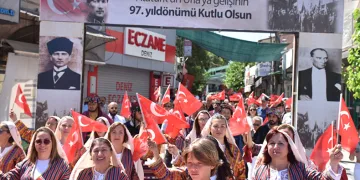 Atatürk’ün Urla’ya gelişinin 97. yılı coşkuyla kutlandı