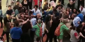 İki kadın esnafın yer kavgası