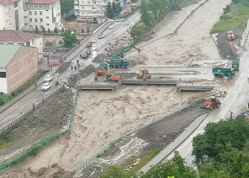 Kuvvetli sağanak sele neden oldu