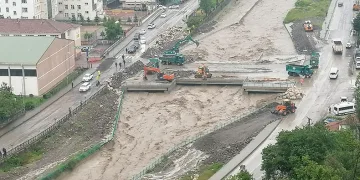 Kuvvetli sağanak sele neden oldu