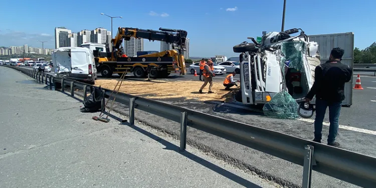 TEM’de trafiği kilitleyen kaza