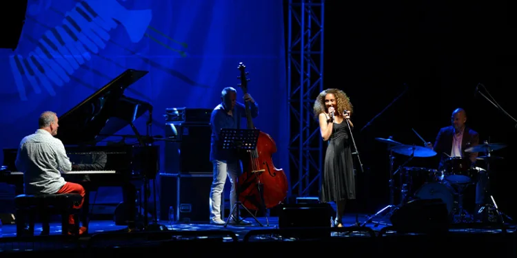 Ormanda caz müzikle keyifli gece