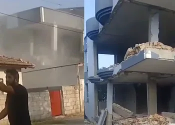 Ağır hasarlı 3 katlı binanın zemin katı çöktü