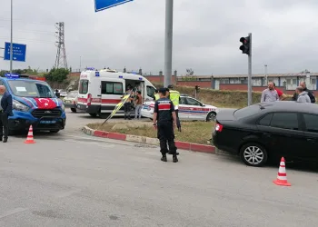 Şehit oğullarının cenazesini karşılamaya giderken kaza geçirdi
