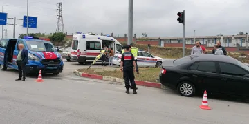 Şehit oğullarının cenazesini karşılamaya giderken kaza geçirdi