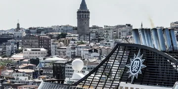 2 dev gemi İstanbul’a demirledi