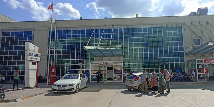 Ablasıyla oynarken başına poşet geçirilen bebek boğuldu