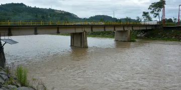 Heyelan nedeniyle yol kapandı