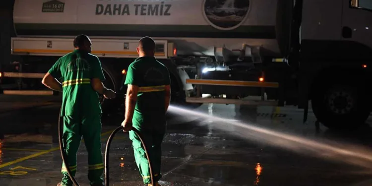 Bursa’da kurban kesim yerleri temizleniyor