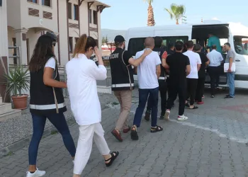 FETÖ üyeleri kaçmaya çalışırken yakalandı