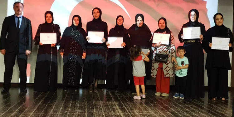 İnegöl’de kursiyerler sertifikalarını aldı